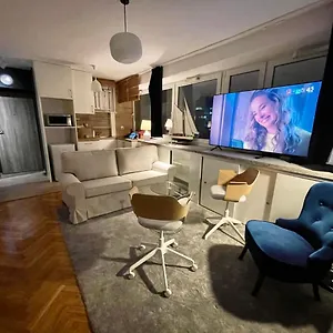 Super Grey 2 Metro Fast Wifi 65'tv Netflix Hbo Appletv+ , Warszawa Polska
